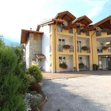 Hotel Garni Sottobosco Dimaro Exterior photo