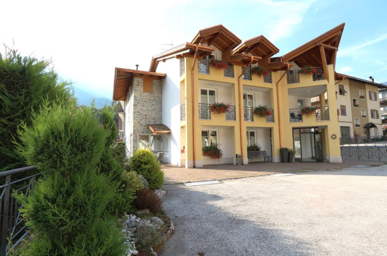 Hotel Garni Sottobosco Dimaro Exterior photo