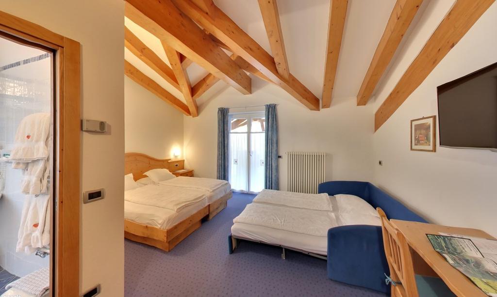 Hotel Garni Sottobosco Dimaro Exterior photo